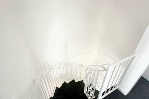 1 bedroom semi-detached house to rent, Chiltern Road, Burnham SL1