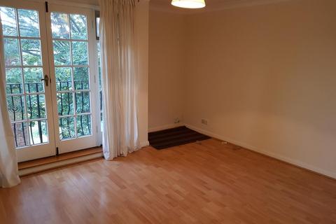 2 bedroom terraced house to rent - Swallow Close, Staines TW18