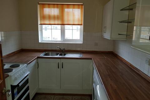 2 bedroom terraced house to rent, Swallow Close, Staines TW18