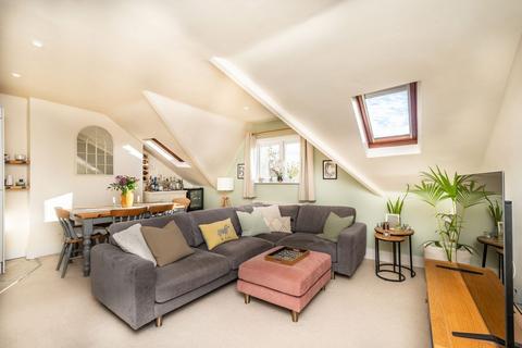 2 bedroom flat for sale, Marius Road, London SW17
