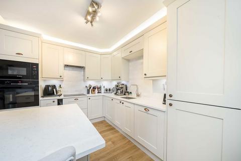 2 bedroom flat for sale, Putney Bridge Road, London SW18