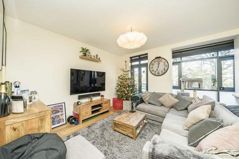 2 bedroom flat for sale, Putney Bridge Road, London SW18