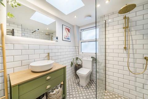 4 bedroom flat for sale, Waldron Road, London SW18