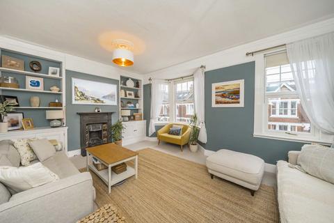4 bedroom flat for sale, Waldron Road, London SW18