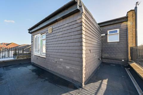 2 bedroom flat for sale, Grove Road, Walthamstow Village, London, E17