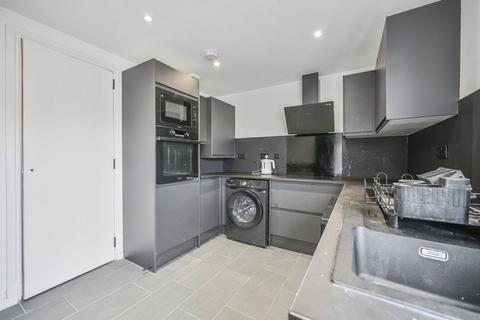 2 bedroom flat for sale, Grove Road, Walthamstow Village, London, E17