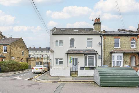 2 bedroom flat for sale, Grove Road, Walthamstow Village, London, E17
