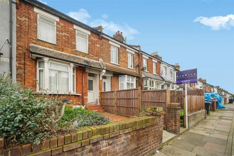 4 bedroom flat for sale, Rucklidge Avenue, Willesden Junction, London
