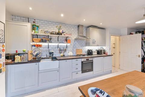 1 bedroom flat for sale, Kelly Avenue, Peckham, London, SE15