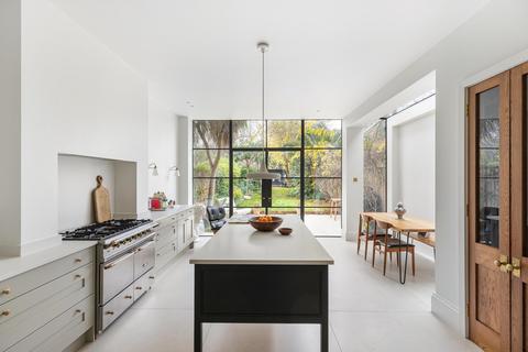 4 bedroom semi-detached house for sale, Barry Road, London, SE22