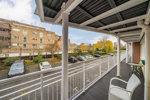 2 bedroom flat to rent, Twickenham Road, Teddington TW11