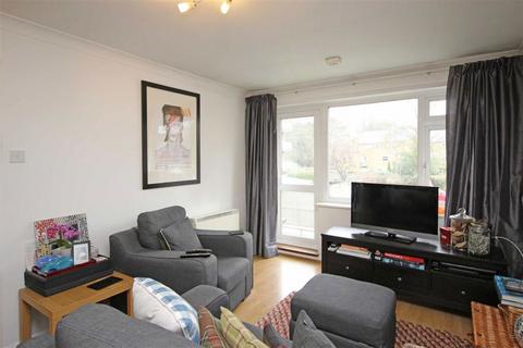 1 bedroom flat to rent, Elton Close, Kingston Upon Thames KT1