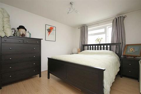 1 bedroom flat to rent, Elton Close, Kingston Upon Thames KT1