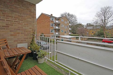1 bedroom flat to rent, Elton Close, Kingston Upon Thames KT1