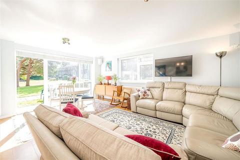 2 bedroom flat to rent, Broom Park, Teddington TW11