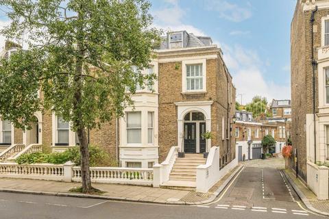 2 bedroom flat for sale, Warwick Avenue, Maida Vale W9