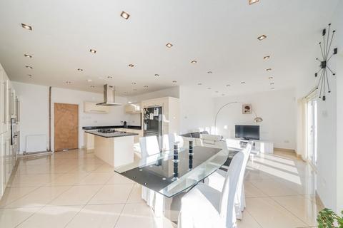 6 bedroom house for sale, Bassett Gardens, Isleworth TW7