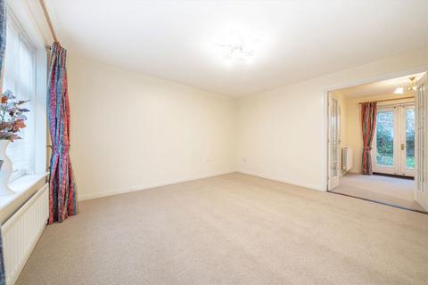 3 bedroom end of terrace house for sale, Gladstone Gardens, Osterley TW3