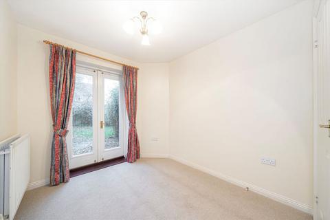 3 bedroom end of terrace house for sale, Gladstone Gardens, Osterley TW3
