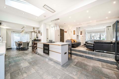 6 bedroom semi-detached house for sale, Lynton Close, Isleworth TW7