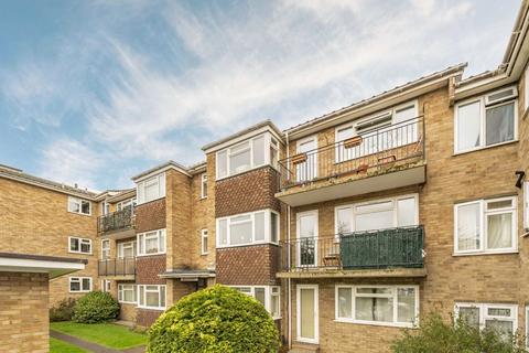 2 bedroom flat for sale, Galsworthy Road, Kingston Upon Thames KT2