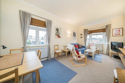 2 bedroom flat for sale, Sigrist Square, Kingston Upon Thames KT2