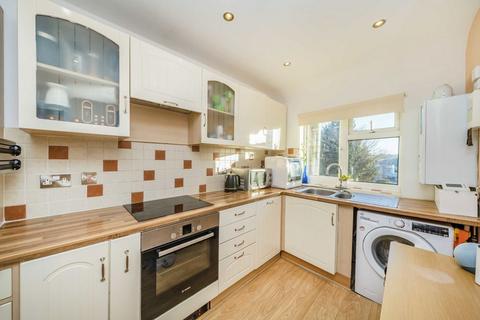 2 bedroom flat for sale, Richmond Road, Kingston Upon Thames KT2