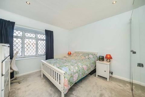 2 bedroom flat for sale, Richmond Road, Kingston Upon Thames KT2
