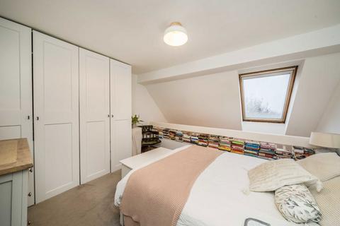 2 bedroom maisonette for sale, Windmill Rise, Kingston Upon Thames KT2
