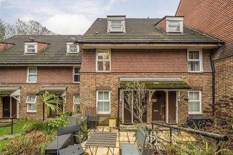 Windmill Rise, Kingston Upon Thames KT2