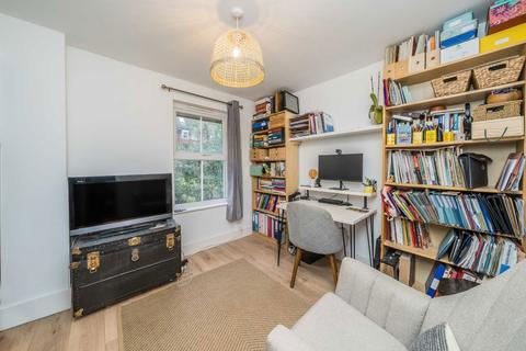 2 bedroom maisonette for sale, Windmill Rise, Kingston Upon Thames KT2
