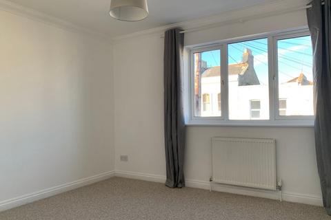 4 bedroom terraced house to rent, Willsons Road, Ramsgate, Kent, CT11