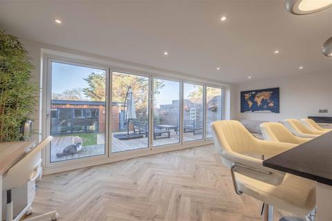 undefined, Wolf Lane, Windsor