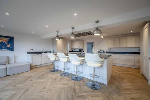 undefined, Wolf Lane, Windsor