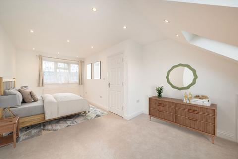 4 bedroom terraced house for sale, Cromer Road, London SW17