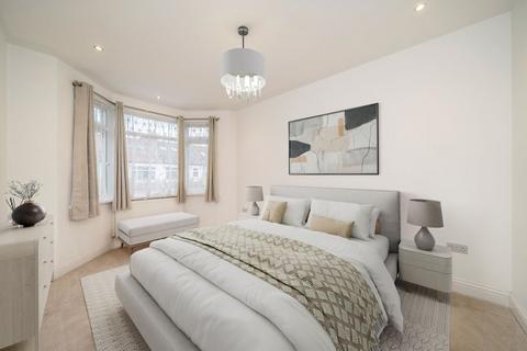 4 bedroom terraced house for sale, Cromer Road, London SW17