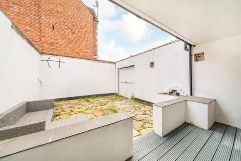 2 bedroom maisonette for sale, Ashbourne Road, Mitcham CR4