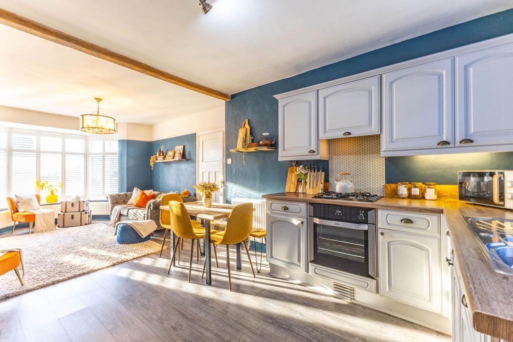 Kitchen / living area