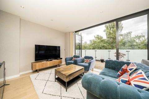 3 bedroom flat to rent, Quebec Way, London SE16