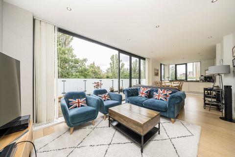 3 bedroom flat to rent, Quebec Way, London SE16