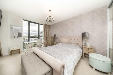 3 bedroom flat to rent, Quebec Way, London SE16