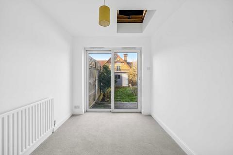 2 bedroom flat for sale, Curzon Road, London W5