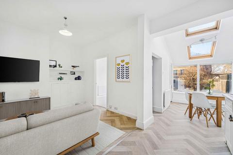 2 bedroom flat for sale, Curzon Road, London W5