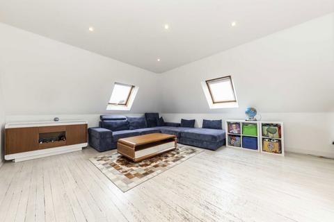 3 bedroom flat for sale, Grange Park, London W5