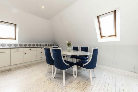 3 bedroom flat for sale, Grange Park, London W5