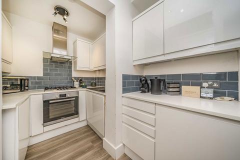 2 bedroom flat for sale, Mount Avenue, London W5