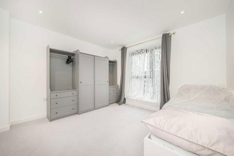 2 bedroom flat for sale, Singapore Road, LONDON W13
