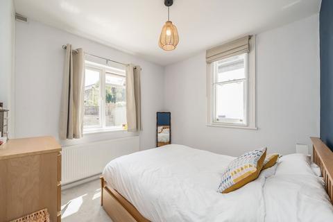 2 bedroom flat for sale, Amyand Park Road, St Margarets TW1