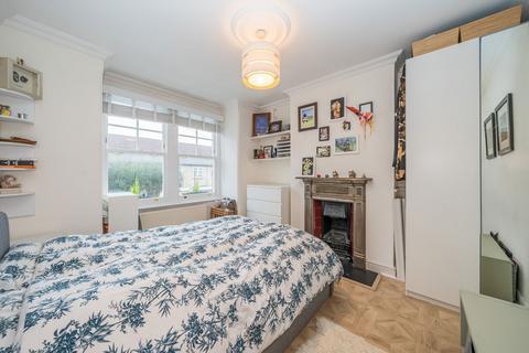 2 bedroom flat for sale, Kenley Road, St Margarets TW1