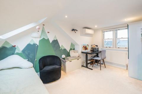 2 bedroom flat for sale, Kenley Road, St Margarets TW1